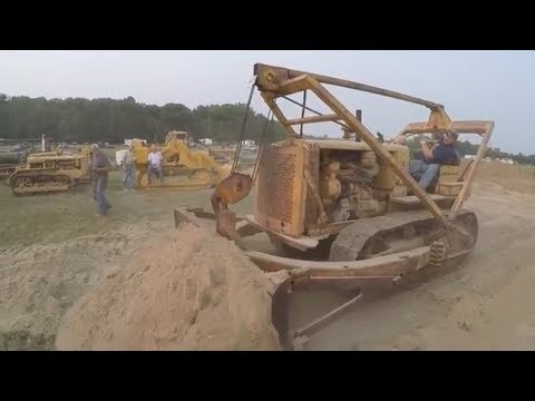 Caterpillar D6 #2H7609 Pushing Dirt at Nowthen, MN 2018 - ACMOC Chapter 3