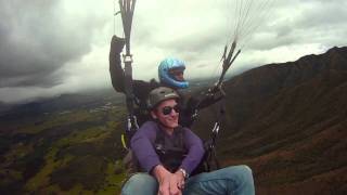 preview picture of video 'Volando en Parapente, Bogota, Colombia - www.volandoenparapente.com'