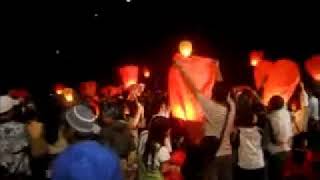 preview picture of video 'Lampion Terbang ( Sky Lantern Fire Baloon )'