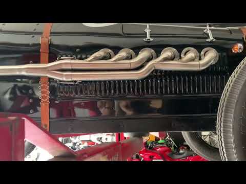 Bugatti de corrida da década de 1930 na oficina