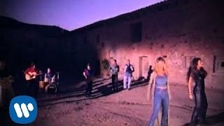 Ella Baila Sola - Y Quisiera [Official Music Video]