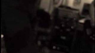 I F O ,,  identified flying object , nomad