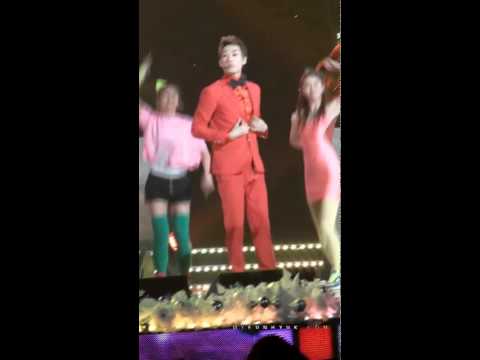 111216 Music bank - 떴다 오빠 Eunhyuk Focus