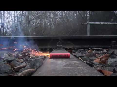 Böller explosion in Zeitlupe  (0,5x , 0,25x , 0,125x)