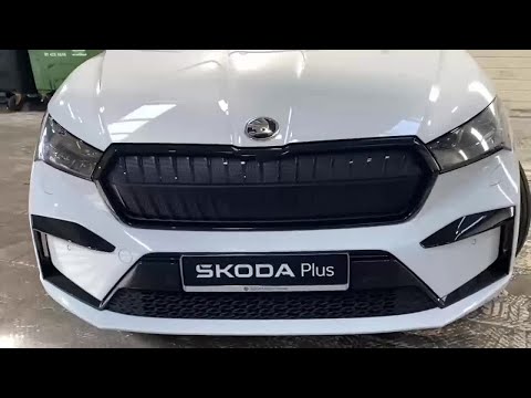 Skoda Enyaq 80 Sportline *Sunroof* - 2 Year Warran - Image 2