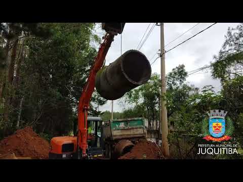 Governo Ayres Scorsatto monta força tarefa na reconstrução da estrada da laranjeira e deixa a estrada em condições de circulação novamente.