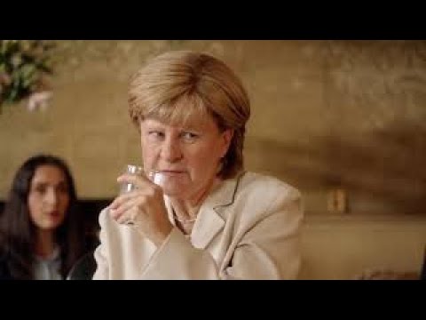 Tracey Breaks The News S01E02