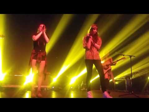 "Easy To Forget" Cimorelli (Santiago, Chile) (02/04/2016)