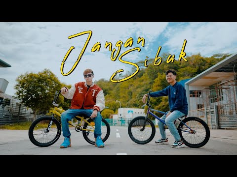 JANGAN SIBUK - MALDINI SIDNEY FEAT BABY MASMONA (OFFICIAL LYRICS VIDEO)