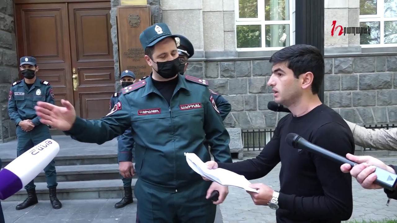 Կենտրոնական բանկը հանցավոր անգործության է մատնված. ակցիայի մասնակիցներից մեկին բերման ենթարկեցին