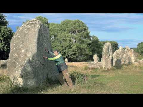 WHAT IS A DOLMEN - Breton megaliths at Carnac