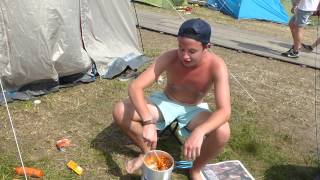 preview picture of video 'COMMENT FAIRE DES RAVIOLI - METHODE CAMPING !'