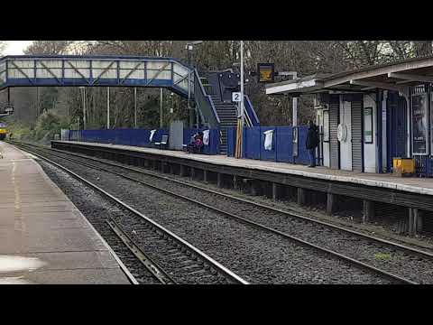 33207 + 47245 leading Virgin 1207 and Intercity 1221