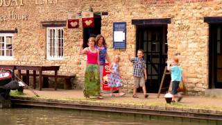 preview picture of video 'Stoke Bruerne Canal Village   -   a great day out.'