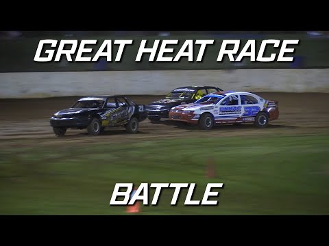 Modified Sedans: Cameron, Macdonald and Shelford Battle - Kingaroy Speedway