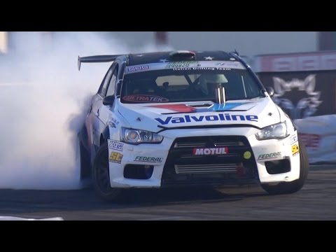 Subaru Impreza WRX STI vs Mitsubishi Lancer EVO X - Valvoline Drifting Team!