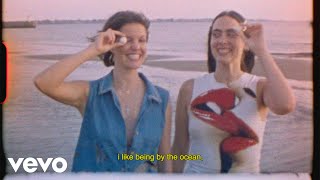 Hinds – “The Bed, The Room, The Rain and You”