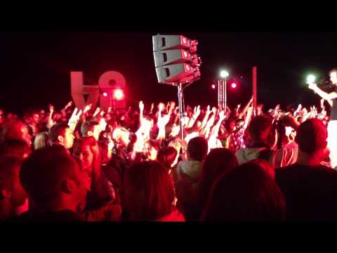 Peter Luts @ Q Beach House 09-08-13 Playing Turn up The love