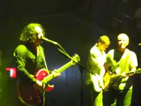 Tears for Fears - Roland Orzabal on falling for a girl half his age LIVE IN MANILA