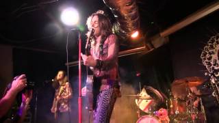 Tyler Bryant &amp; The Shakedown Last One Leaving