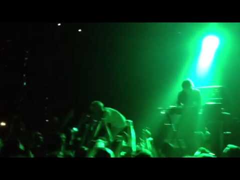 Ida No crowd surfer @Paris "Warm in the winter" Glass Candy