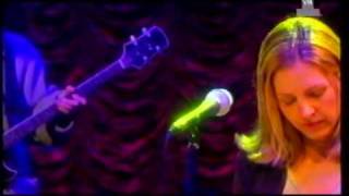Saint Etienne - Lose That Girl (Live 1998)