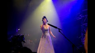 Sally Yeh -- Xiao Sa Zou Yi Hui  潇洒走一回 --叶倩文  (A Cool Walk)