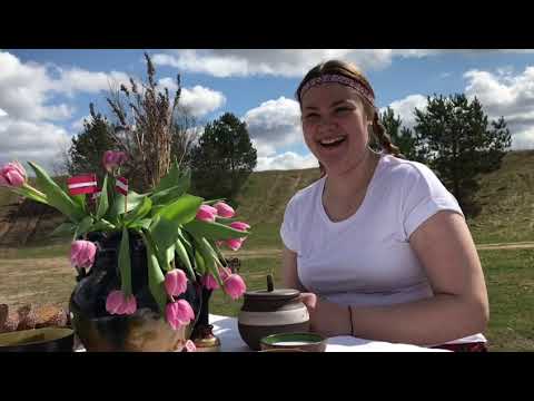 Daugavpils 17. vidusskola. Vokālais ansamblis apsveic visus 4  maija svētkos.