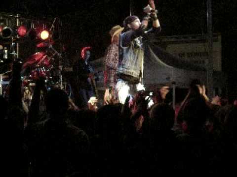 The LoCash Cowboys Dancing