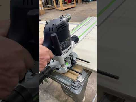 Using the router on a guide rail #woodworking #wood #woodwork #maker #bois #holz #tools #joinery