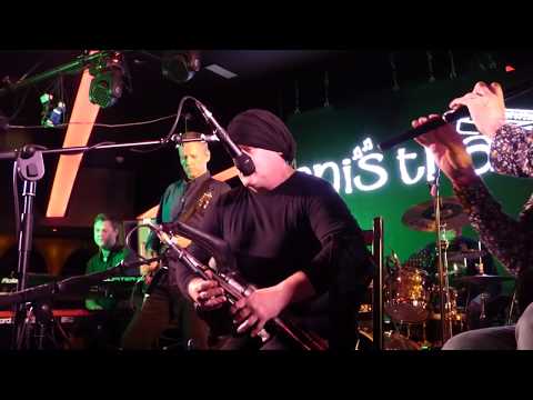 MOVING HEARTS - McBrides - The Ennis Trad Festival, The Queens Hotel, Ennis, Co. Clare. 09.11.19.