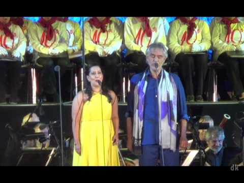Andrea Bocelli, Monica Yunus - O soave fanciulla (Teatro del Silenzio 2015)
