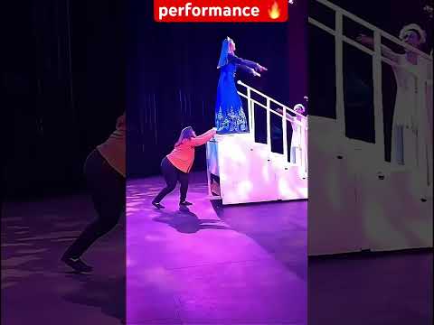 Elsa To Frozen vanishes mid-performance #shorts #shortvideo #elsa #frozen #viral #magic #funny #1m