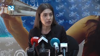 Էս ի՞նչ արտահայտություններ ես քեզ թույլ տալիս ու ՞ինչ ես անում էստեղ Ինչո՞ւ էդ մարդուն չեն հարցնում