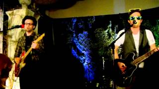 Eskimo- Louden Swain