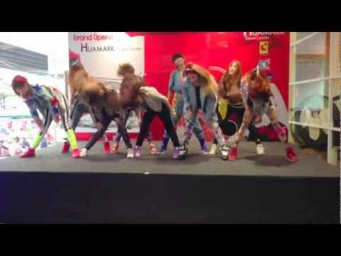 [HD] 130406 SNSD - I Got A Boy Cover by GirLish Thailand @ Huamark Tower  center [Live Show]