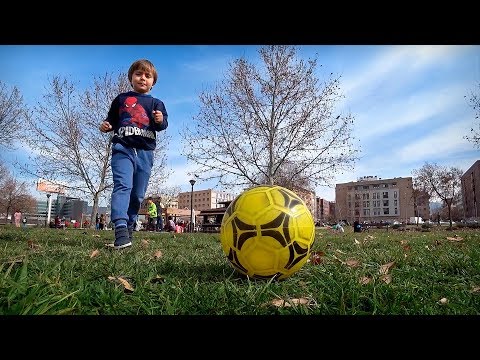 FUTEBOL NO PARQUINHO COM MARCOS!! Familia Brancoala Daily Vlog