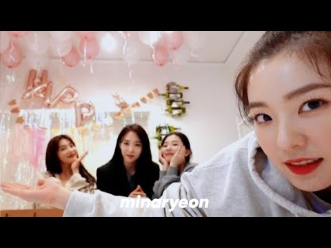 Moonbyul teases Irene Moonrene Moonbyul x Irene Moments Mamamoo Red Velvet