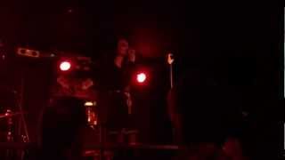 Ren Harvieu - Through the Night (Live acoustic version at the Ruby Lounge)