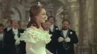 Nacqui all&#39;affanno... Non più mesta: Frederica von Stade