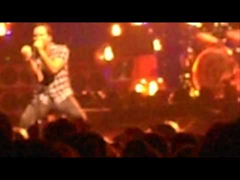 Pearl Jam Yellow Moon Brooklyn Night 2 10 19 2013