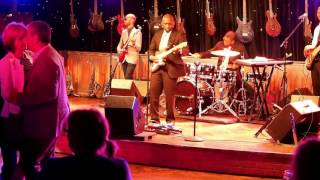 BB King All Stars Blues Band. guitar solo (21)