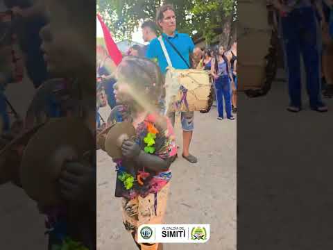 Así se vive la gran parada de comparsas en el entorno del Carnaval de Simití