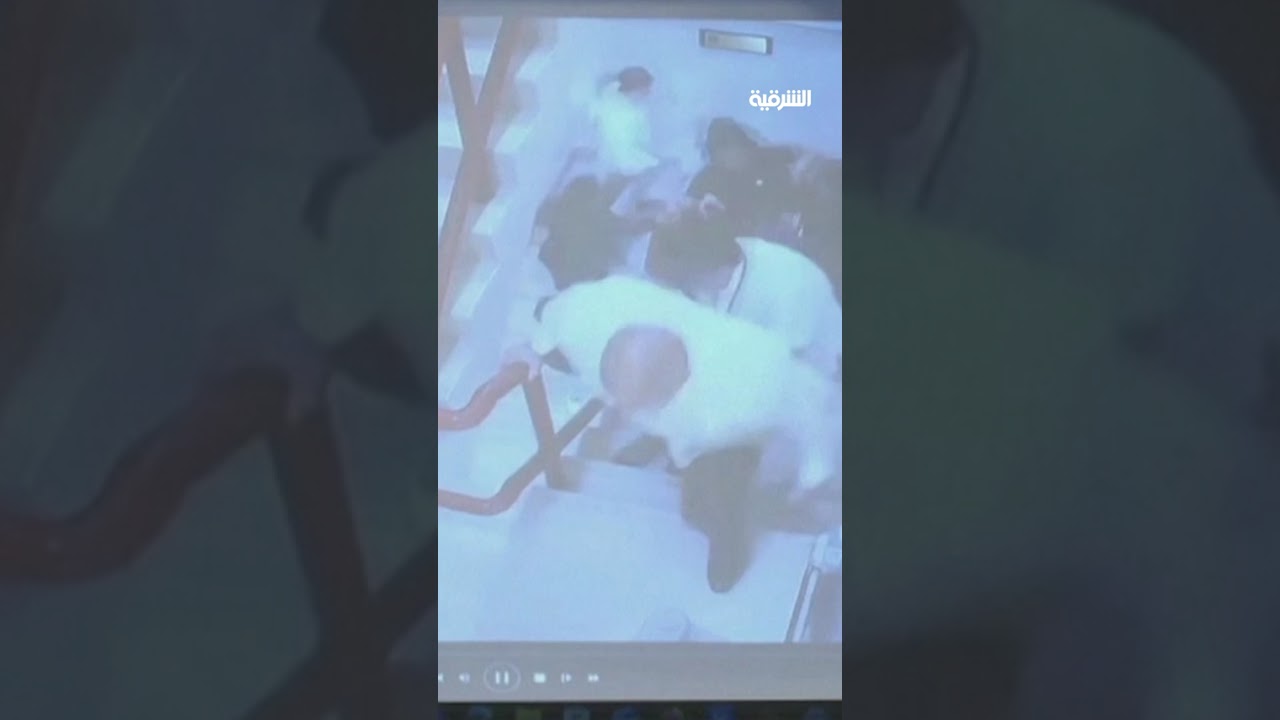 فيديو | سيناتور فلبيني يهرب من مبنى مجلس الشيوخ أثناء محاولة الشرطة اعتقاله