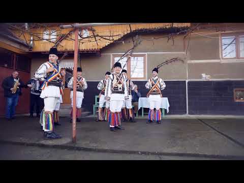 [03] Calusarii din Bosorod - In curte la gazda din Bobaia (25 decembrie 2017)