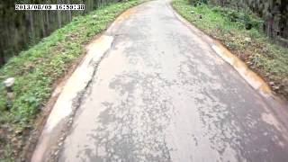 preview picture of video '[2013-08-08_12_Bicycle_Tour_Wayanad_Coorg]: Pulpally - Payyampally 03.'