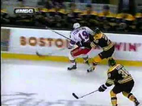 Sean Avery vs Mark Stuart Oct 23, 2010