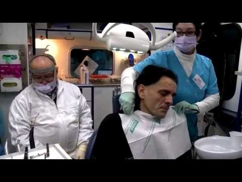 Dr. Meinolf Krillke im Zahnmobil Hannover