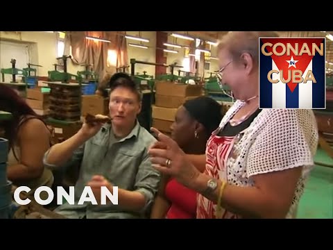 柯南探訪古巴雪茄廠 - CONAN on TBS (Conan Visits A Cuban Cigar Factory - CONAN on TBS)