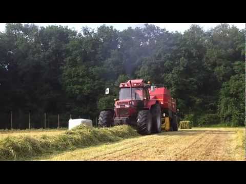 Loonbedrijf Almen Harfsen vierkante balen persen Case 5130